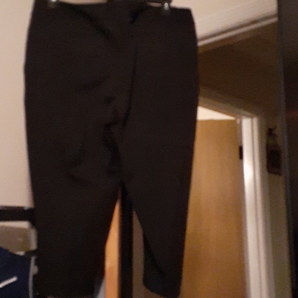 Women Capri pants - Picture 2 of 2